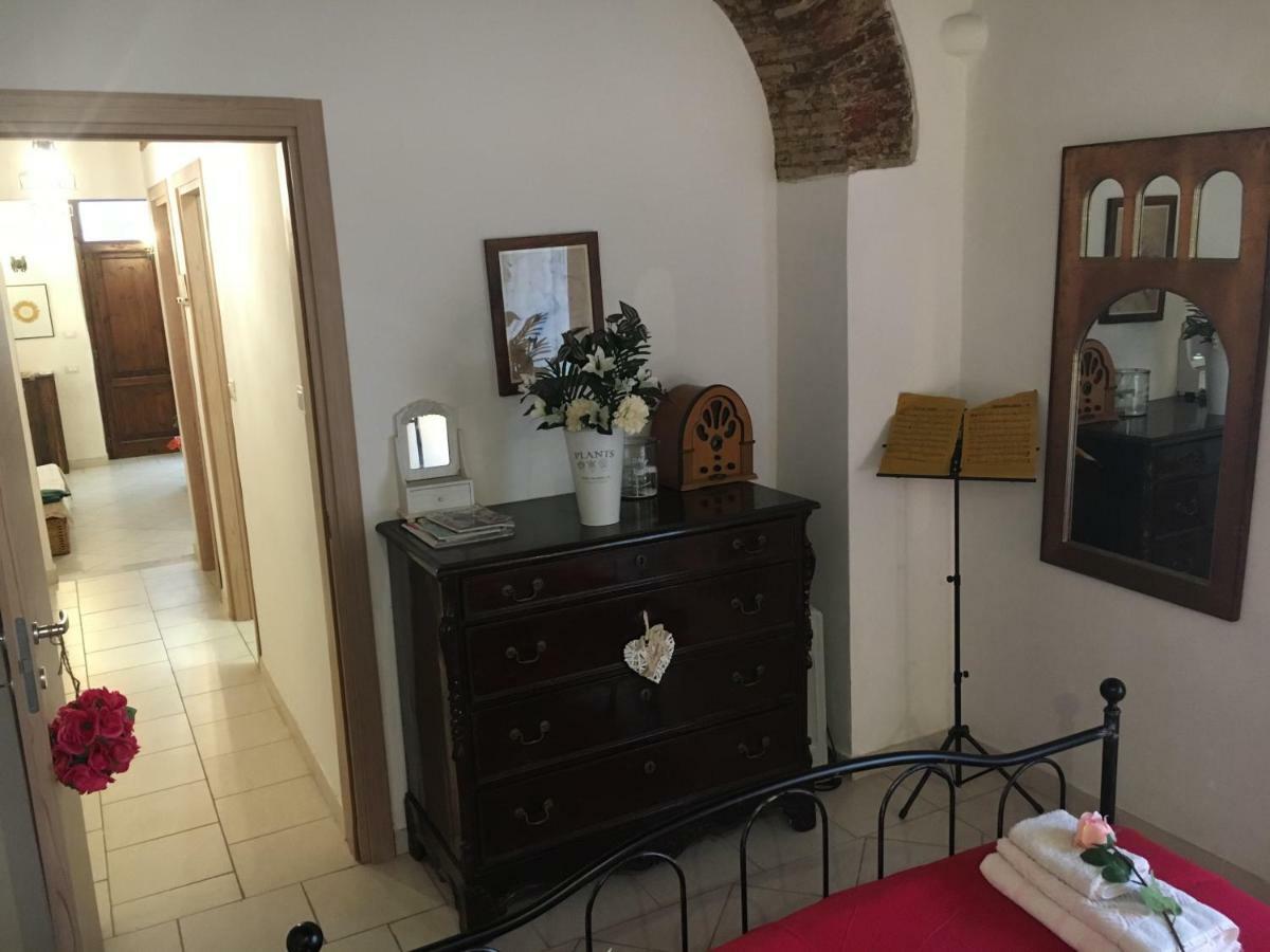 New Maria'S House Livorno. Il Cisternone Appartement Buitenkant foto